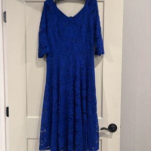 Elegant Blue Lace Midi Dress